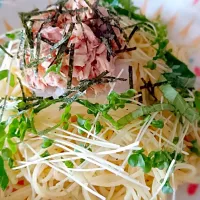 Snapdishの料理写真:ツナとブロッコリースプラウトの和風パスタ|Yuka Hondaさん