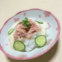 Snapdishの料理写真:もう一品ほしい！
そんな時、簡単にできる
ヘルシーこんにゃくうどん|Aya Fujitaさん