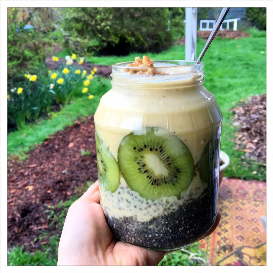 Mango kiwi chia smoothie|Koalaさん