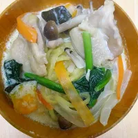 Snapdishの料理写真:野菜たっぷり豆乳ラーメン|もえぴいさん