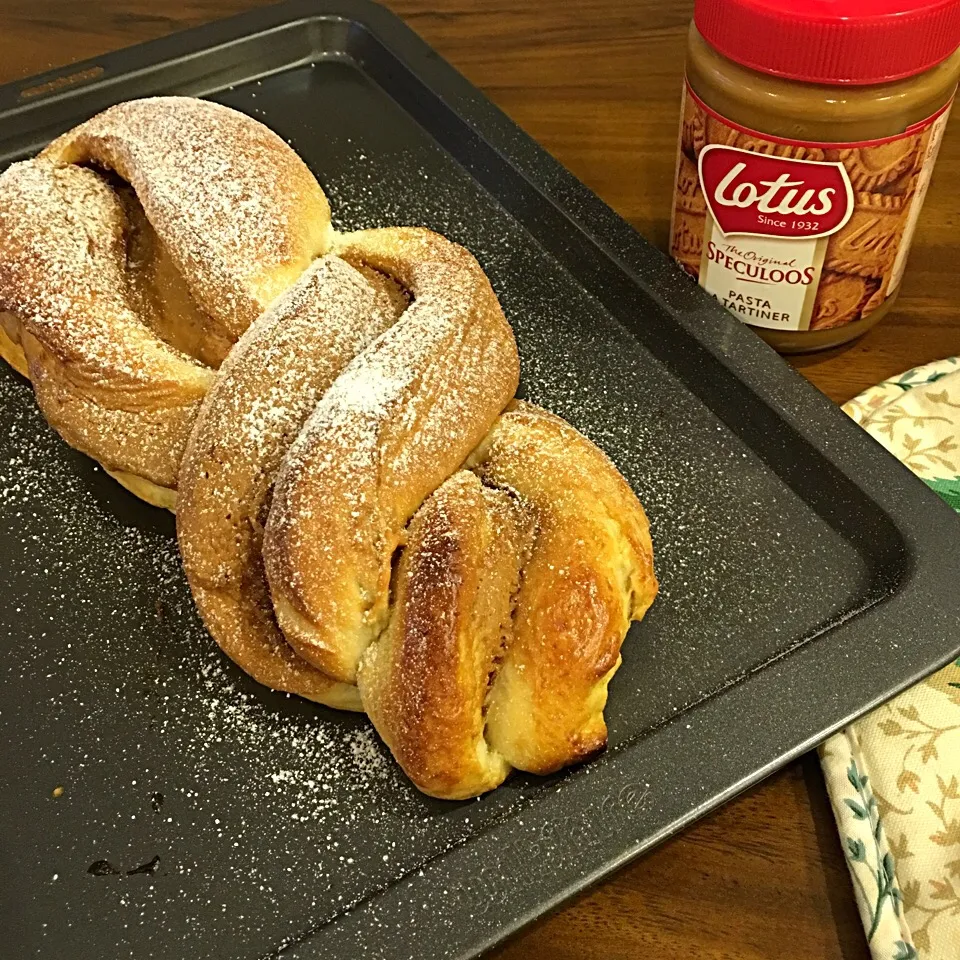 Spaculoos spread twist bread|Tinky 🍒さん