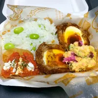 枝豆ごはん 黄身半熟スコッチエッグ 柴漬けいりポテトサラダ 焼きトマトのお弁当✨|nori♪さん