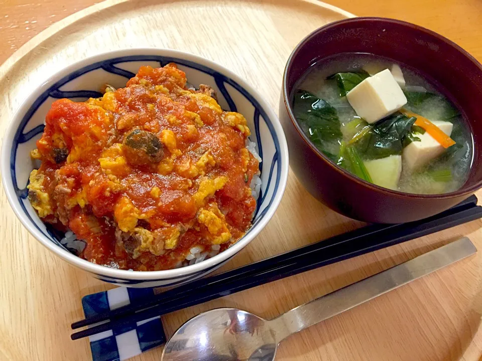 いわしの味付缶詰を使ってトマトどんぶり|ルドルフさん