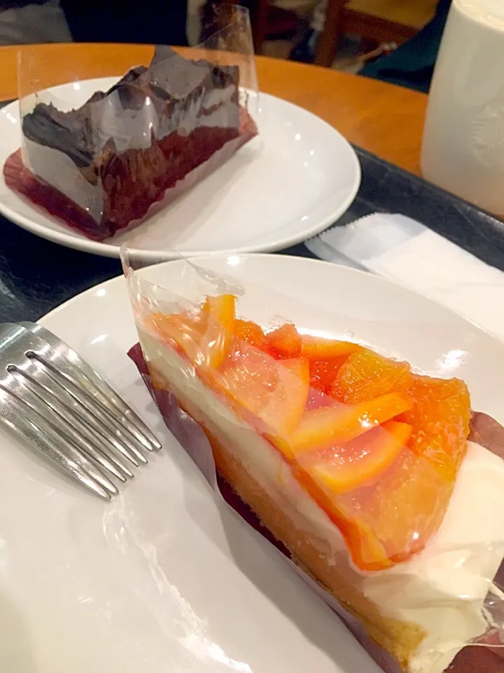 Snapdishの料理写真:オレンジケーキとチョコレートケーキ|ちな姉＠水ノ智南英さん