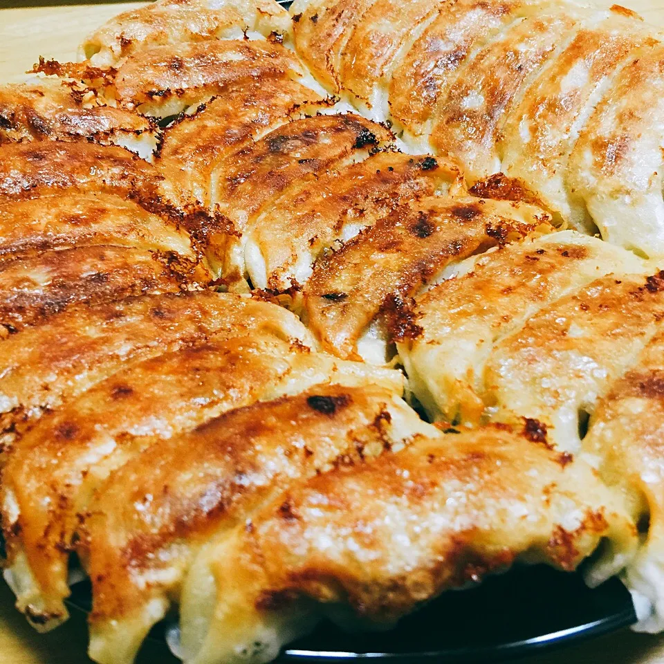 王将の餃子を焼きました。|Masatoshi Takamuraさん