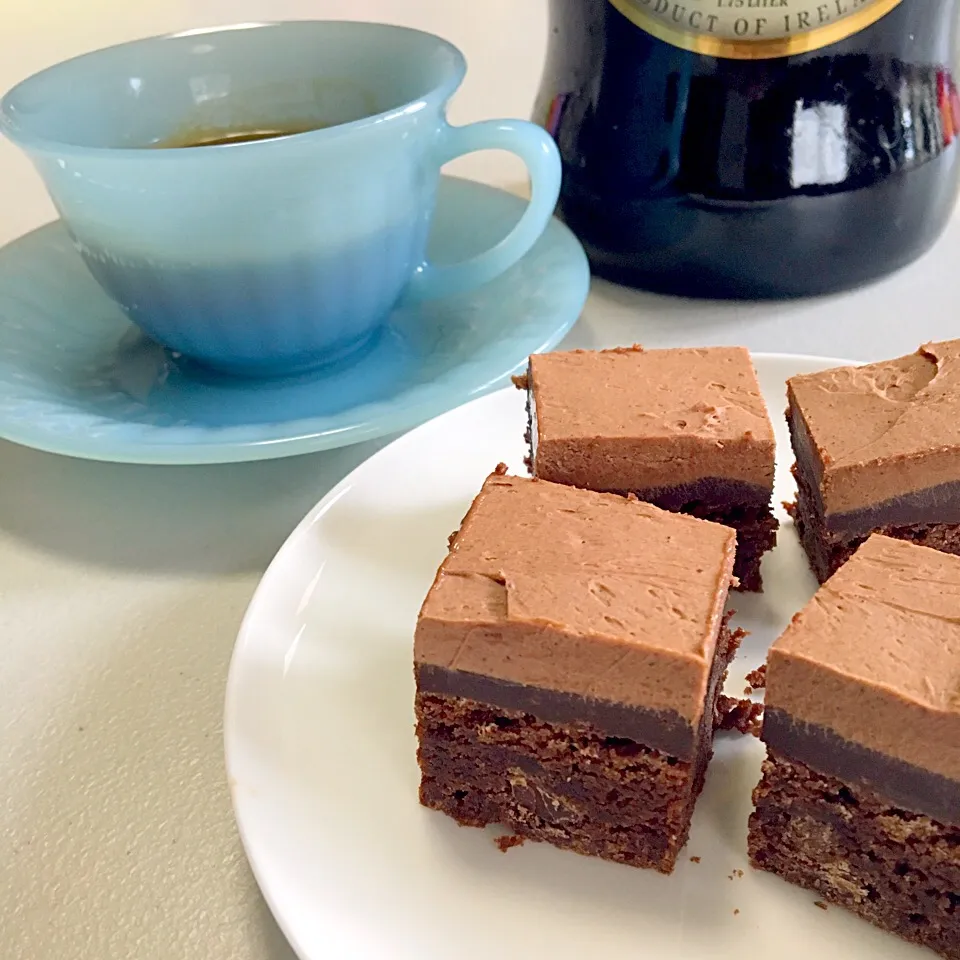 Irish cream ganache fudge brownies with Irish cream frosting|gonbenさん