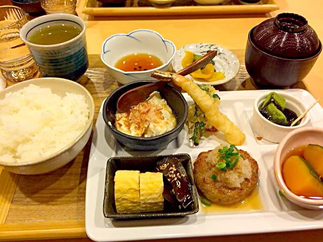 おばんざい定食 和風ハンバーグ 天ぷら|原田さん