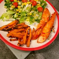 Sweet chilli salmon with salad and homemade oven baked sweet potato fries|Michael Shekさん