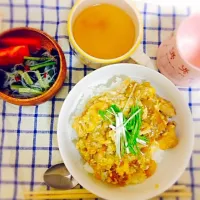 ＊鶏ささみの親子丼
＊春雨サラダ
＊コンソメスープ|Belleさん