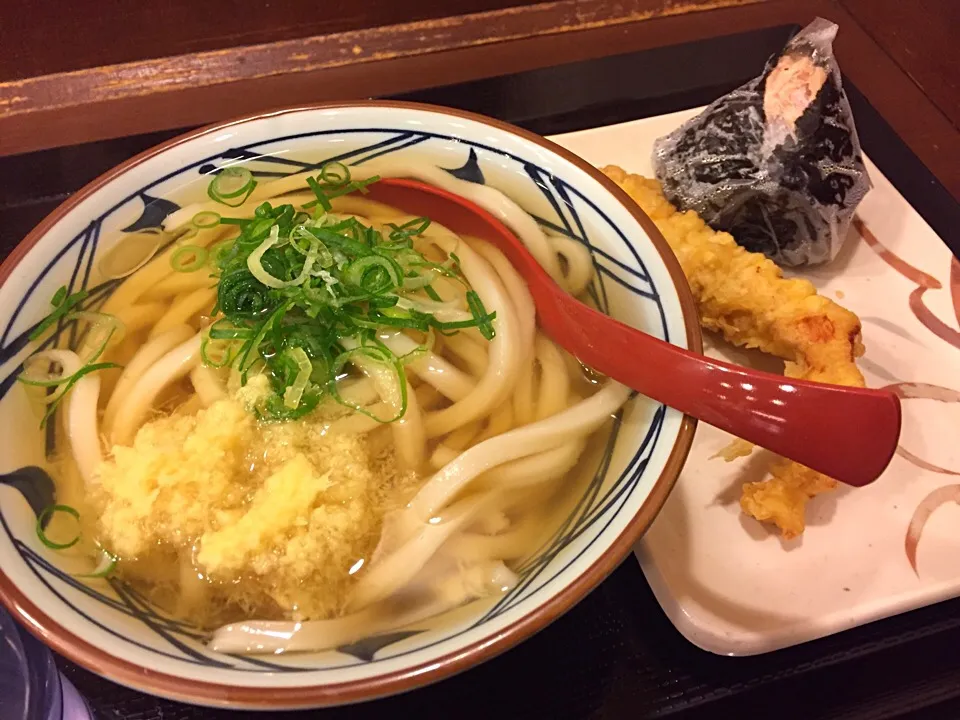 かけうどん、とり天、鮭のおにぎり|純さん