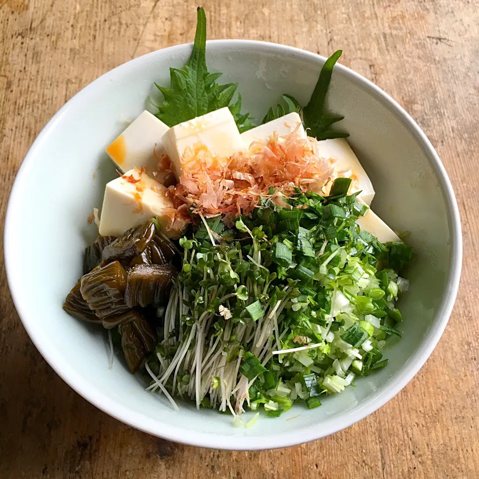 ひとりでお昼ごはん‼︎|Yoshinobu Nakagawaさん