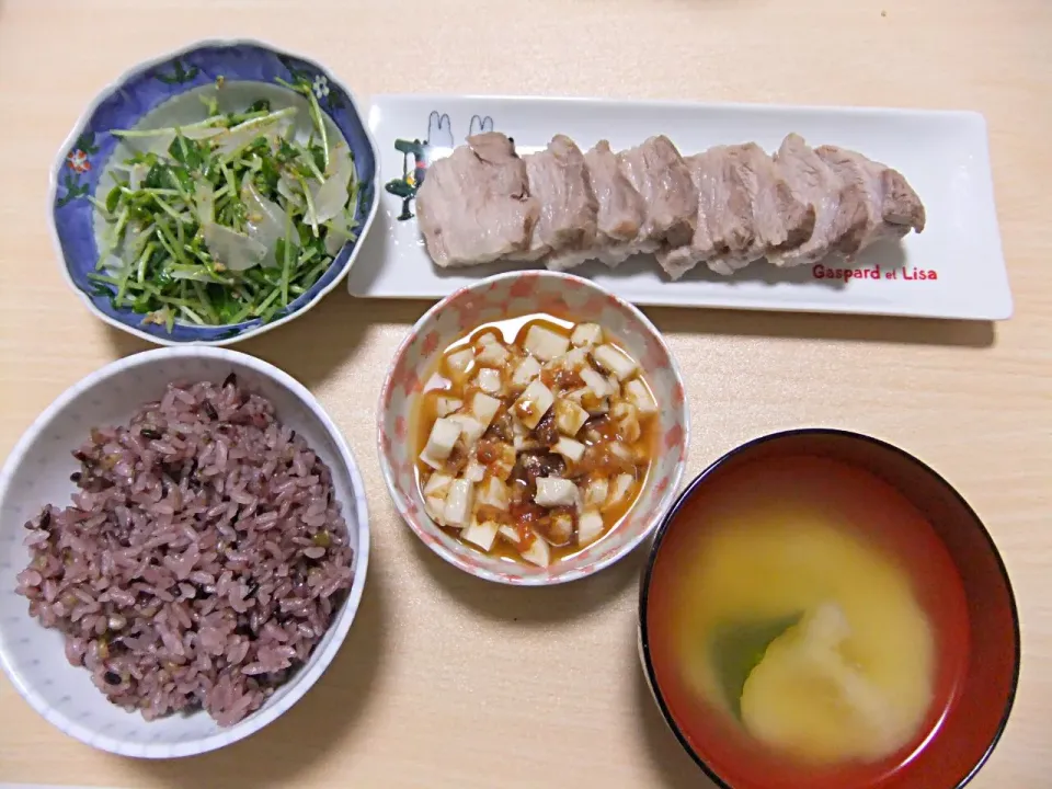 Snapdishの料理写真:２月１４日　豚肉の昆布蒸し　山芋の梅鰹和え　玉ねぎと豆苗のナムル　お味噌汁|いもこ。さん