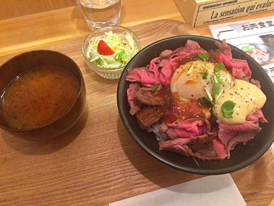 新栄の行列が出来るランチ|ざきさん