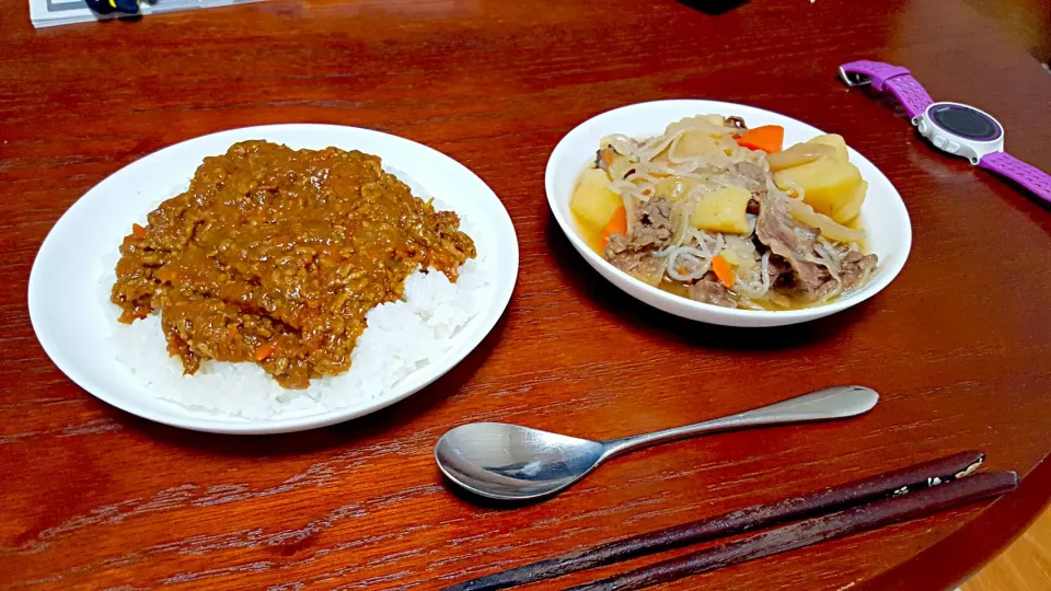 今日の晩御飯はキーマカレーと肉じゃがでした!!
やっとこのレベルまで達しました✌
あっ、嘘です。本当はどちらも母が昨日来た際に置いていってくれた物です😂

さすがにこの2品は作れないなぁ(笑)
やっぱり母の手料理は美味い!!そして今日はレンジでチンのみで楽しちゃいました😏|takuさん