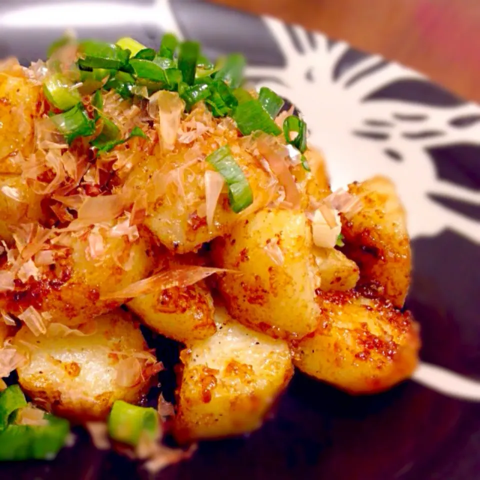 みきやん☺︎さんの料理 里芋のバター醤油炒め|ららさん