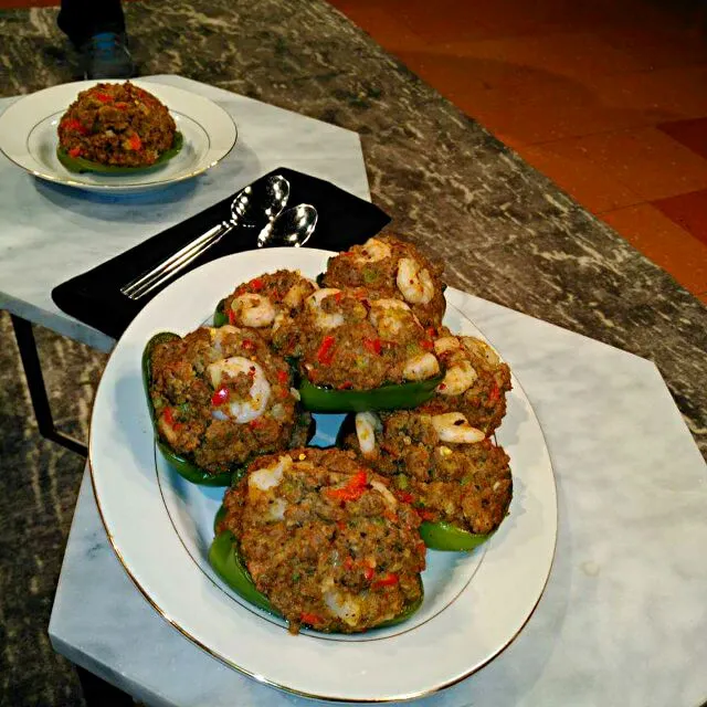 🎭🍄Chef Rodney Burns of New Orleans Louisiana🍄 🎭 Strikes Again #Dinner Club 
Cajun Stuffed Bell Peppers #Seafood #Vegetable #Main dish|Alisha GodsglamGirl Matthewsさん