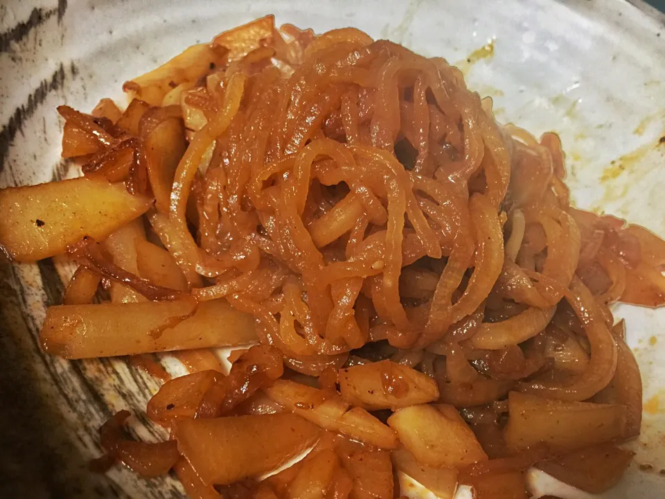 ベジヌードルカッター、すげー！
大根だけでフツーに中華風辛味噌焼きそばできた…。|たけうちさん