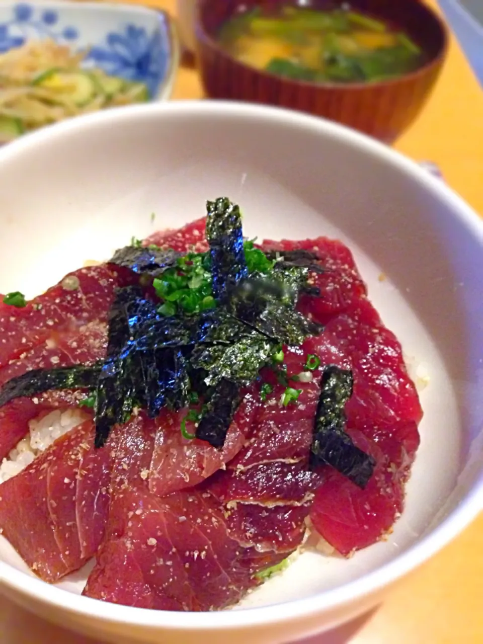 Snapdishの料理写真:漬け丼 Marinated Fresh Tuna Bowl|Funky Chefさん