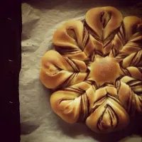 Stella di pan brioche alla cannelle (星型のシナモンロール)