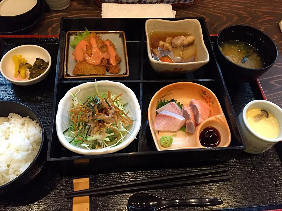 Snapdishの料理写真:日替り定食700円！|まるいのさん