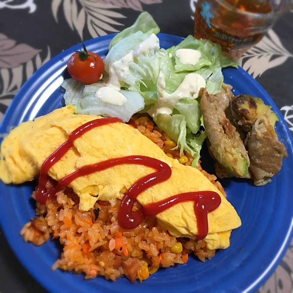 残り物と簡単オムライスのお昼ごはん|かずみさん