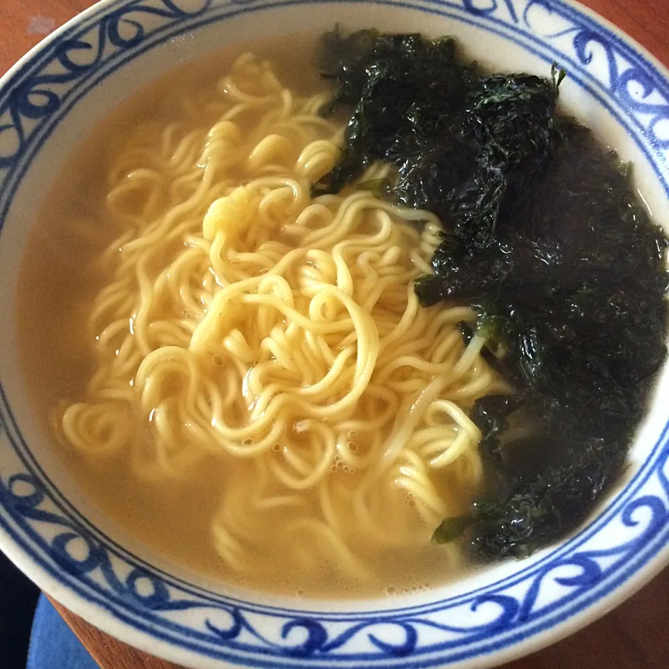 Snapdishの料理写真:寿がきやの白えびラーメン 海苔トッピング|マユマユさん