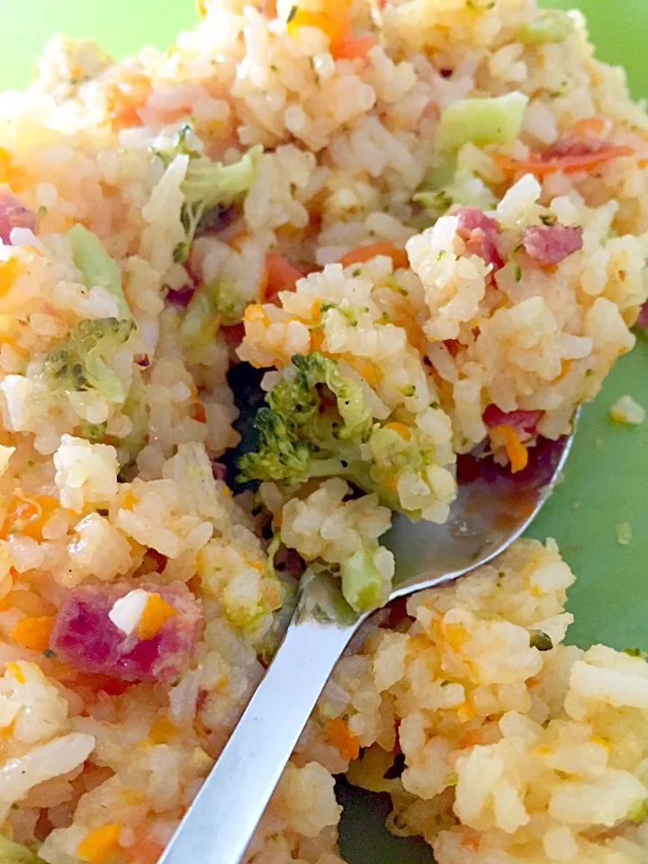 Steamed Rice with Bakwa, Broccoli🌳Tomatoes 🍅 & Carrots😅|Tari's Kitchenさん