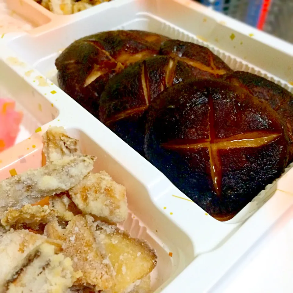 しいたけ弁当(バター醤油とあしチップ)|えみさん