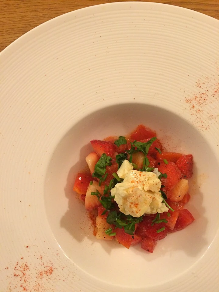 トマトと苺とパプリカのサラダ|マッキーさん