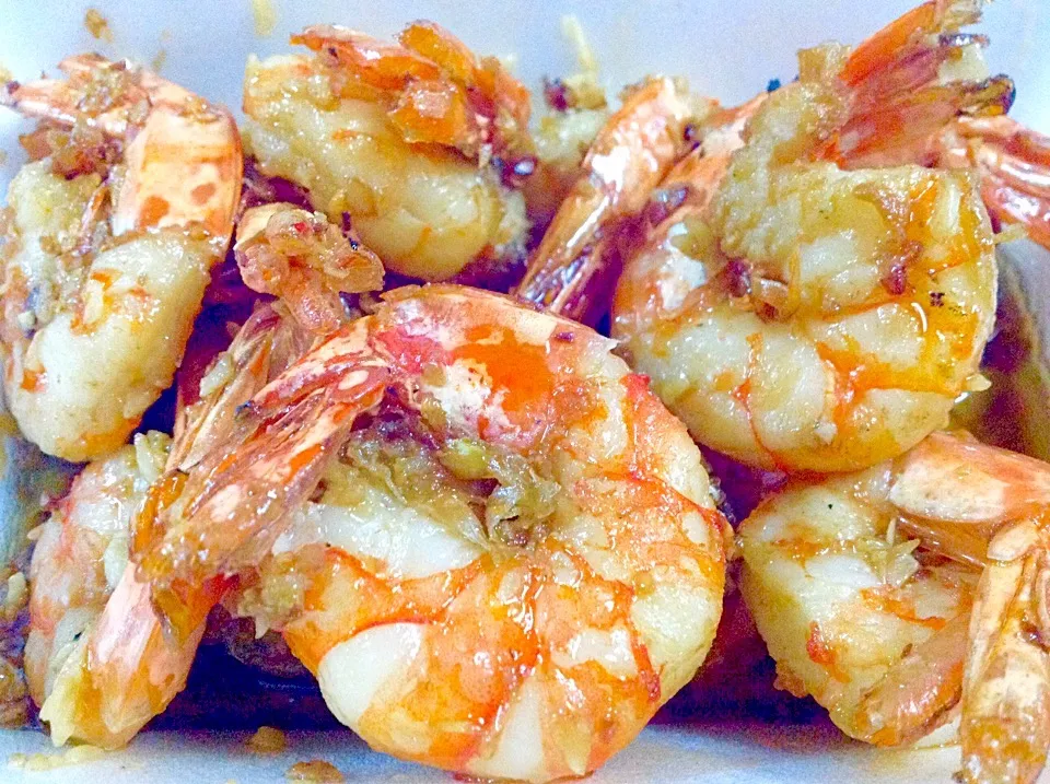 Snapdishの料理写真:Shrimp Fried With Garlic|Tan Phatさん