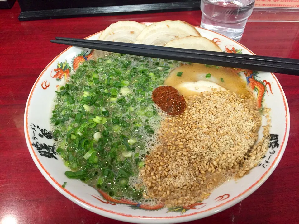 豚骨ネギ胡麻チャーシュー麺|博多ばっちさん