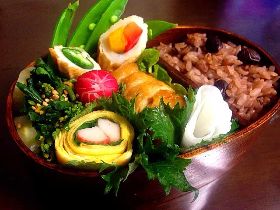 今日の私のお弁当は 鳥チャーシュー、菜の花の胡麻和え、いつもの黒豆麦ご飯^_^|とんちんさん