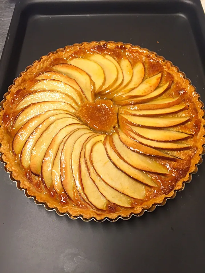 Home baked apple frangipane tart|Michael Kohlさん