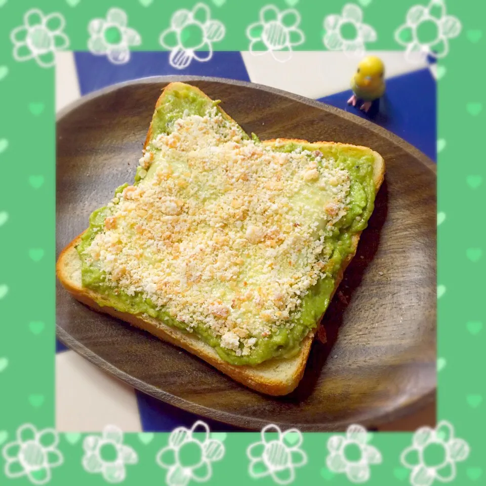 Snapdishの料理写真:ひとみんΨ(*´∀｀)Ψさんの料理 風流さんのアイディアをいただき‼
アボカドディップ💚浅漬けの素を使って😊☝
その11🎵
アボカドチーズトーストに、mariちゃん手作りの酒粕粉チーズをトッピング🌟
うんまぁ〜〜😋😋|きいこさん