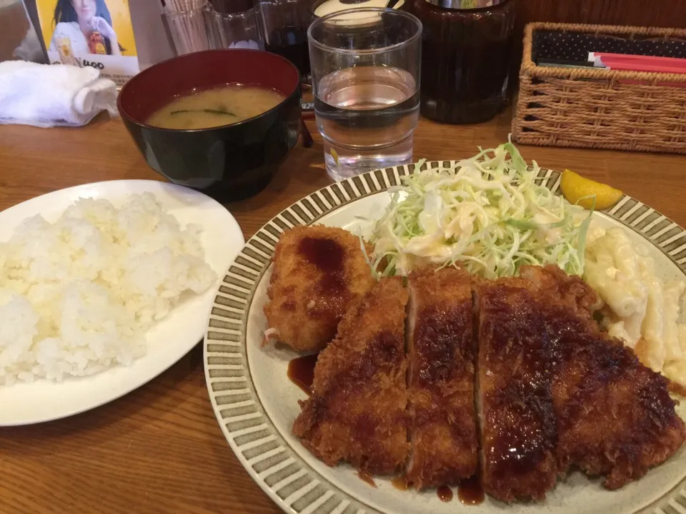 日替りランチ (チキンカツとかにクリームコロッケ)|hiroさん