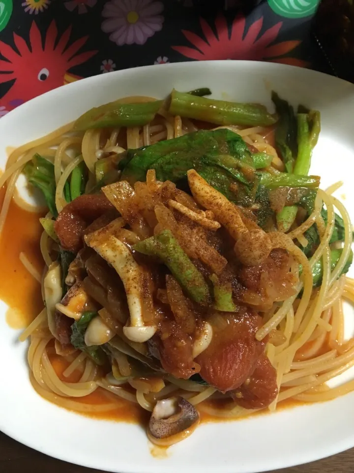 春パスタ
小いかと菜の花トマトパスタ|myuさん