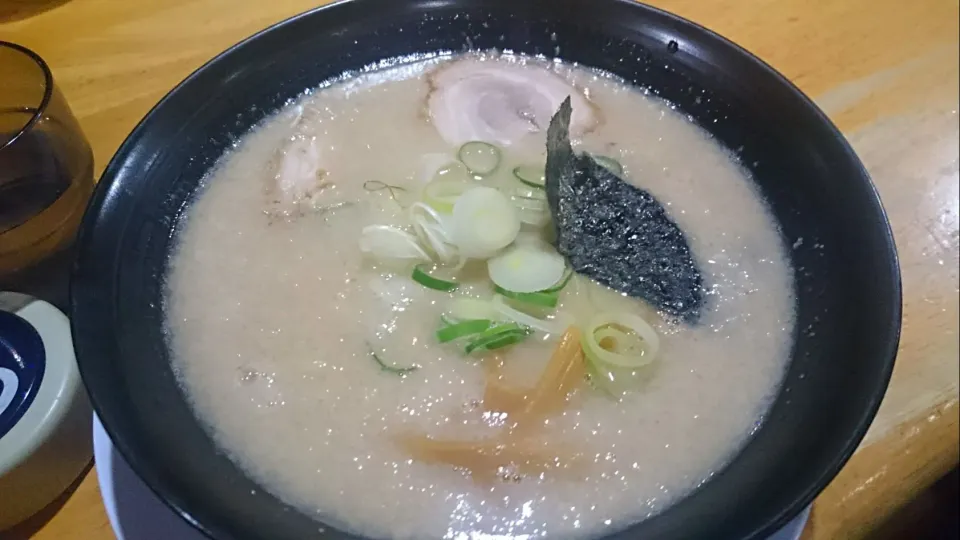 とんこつ正油ラーメン|大宮 輝久さん