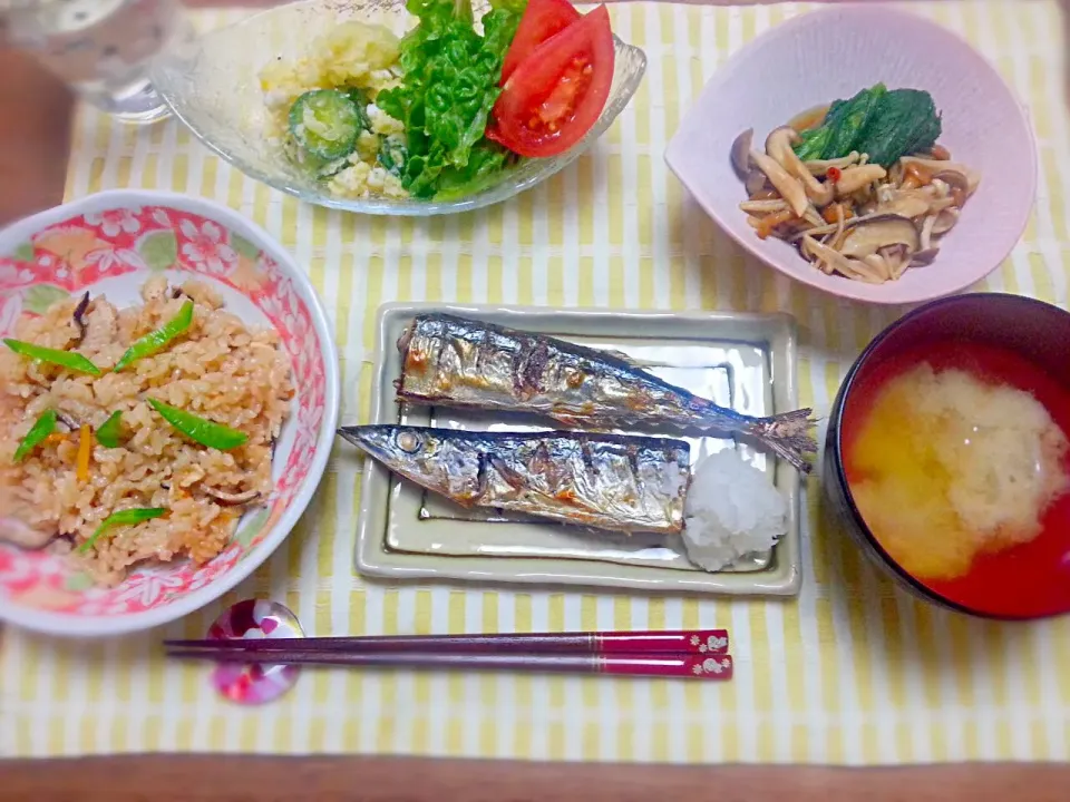 Snapdishの料理写真:☆サンマの塩焼き
☆春菊のきのこあんかけ
☆ポテトサラダ
☆大根の味噌汁
☆炊き込みご飯|なべちゃんさん