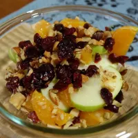 Snapdishの料理写真:Spring fruit salad with orange juice and honey dressing|Sweetaddictsさん