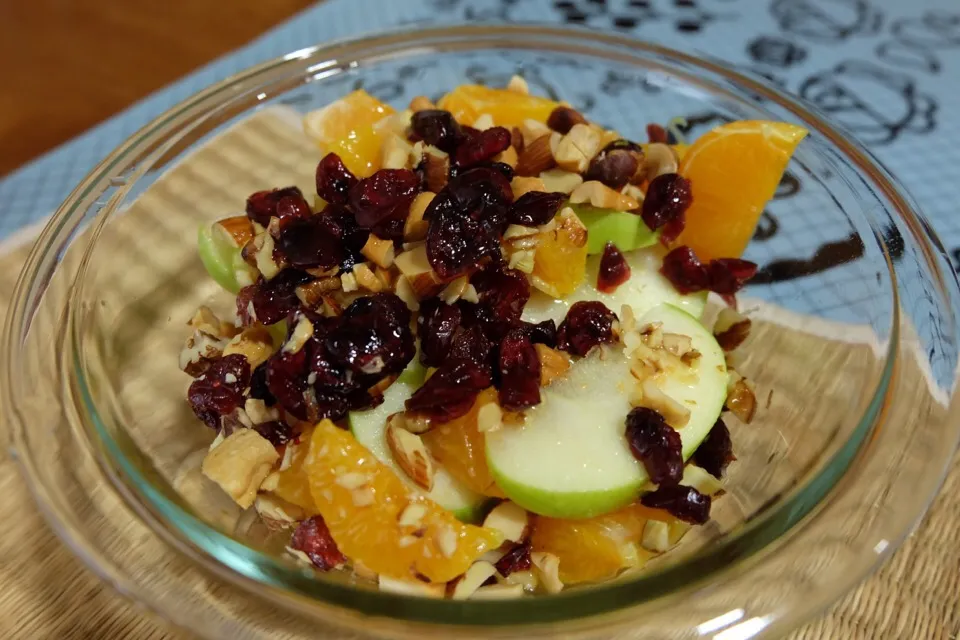 Spring fruit salad with orange juice and honey dressing|Sweetaddictsさん