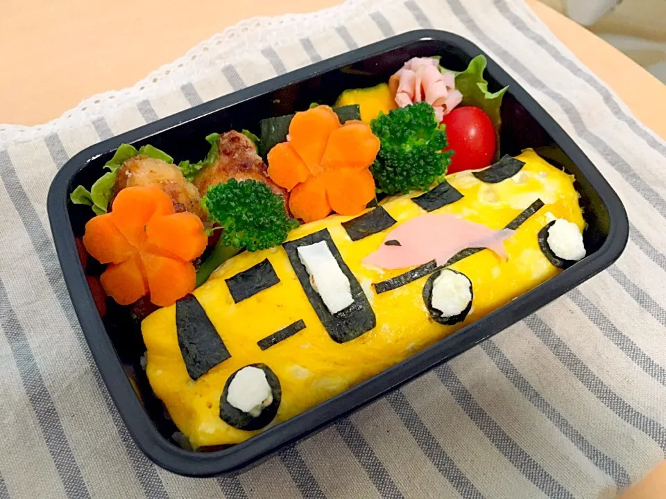 Snapdishの料理写真:息子の幼稚園バス弁当
〜満3歳組ラスト弁当〜|やっこさん