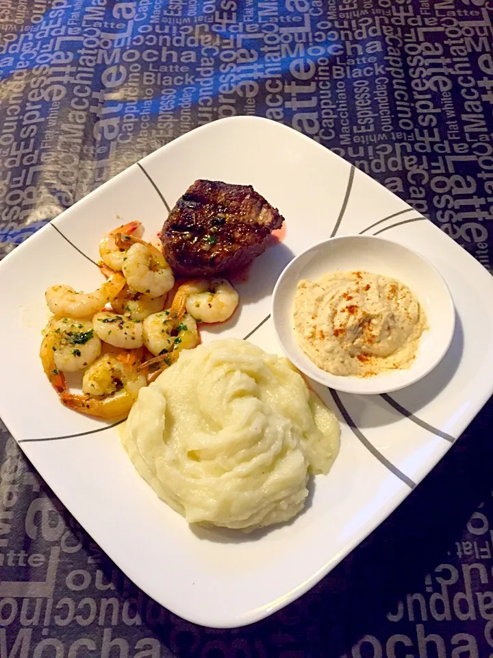 Eye Fillet Beef with Cauliflower Mash & Garlic Prawns|Stella Jaksさん