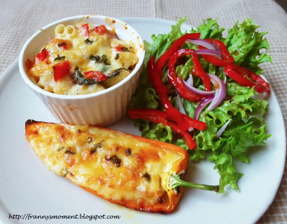 Sweet Conical meals...  Salad + cheesy baked sweet Conical + cheese macaroni|Frannyさん