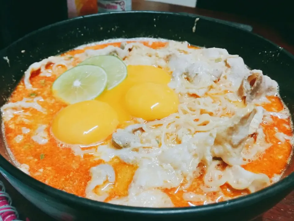 มาม่า​ต้มยำ​ :: Egg Noodle Tom Yam Soup|Sukrid Sakolwijitさん