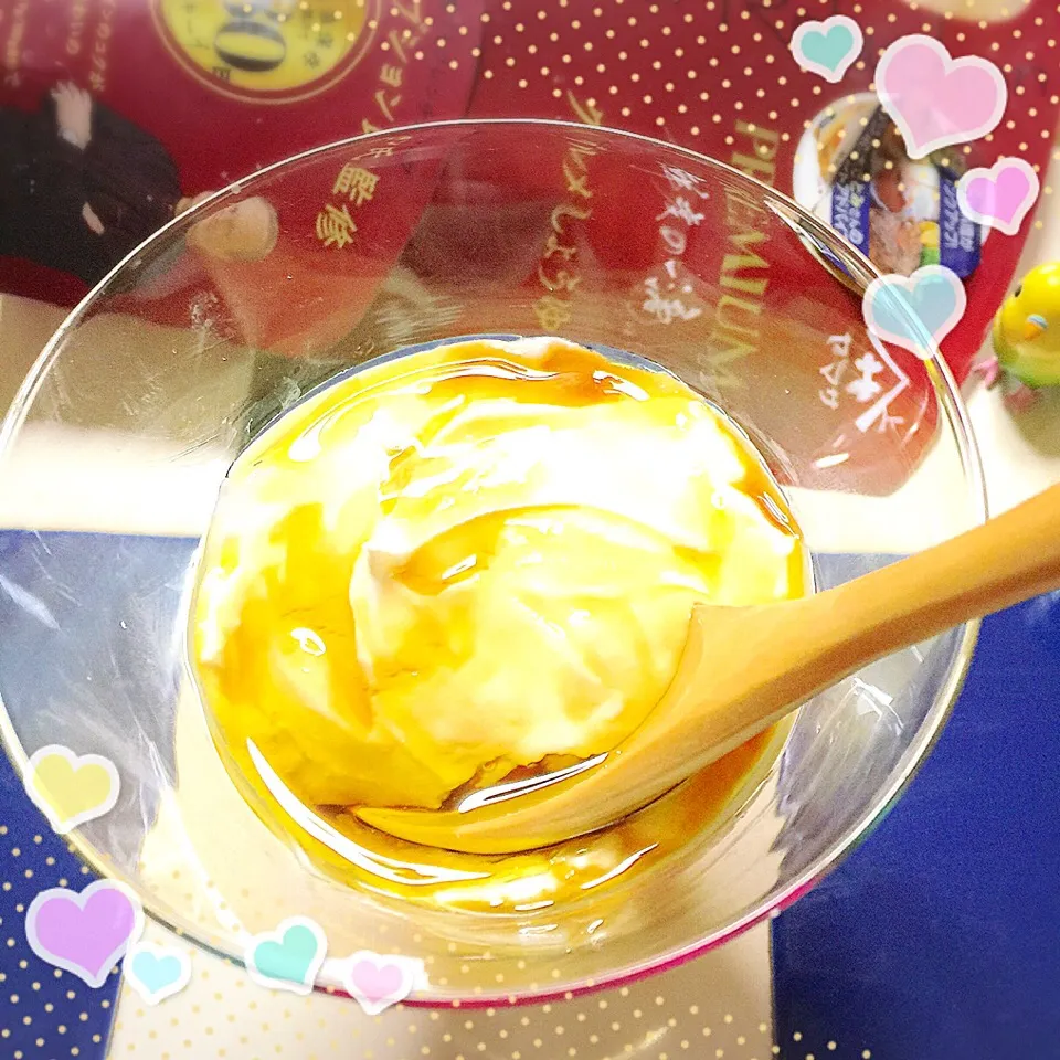 Snapdishの料理写真:水切りヨーグルトにオリーブオイル➕グルメ醤油をかけて❤️ 意外な美味しさ💕|きいこさん