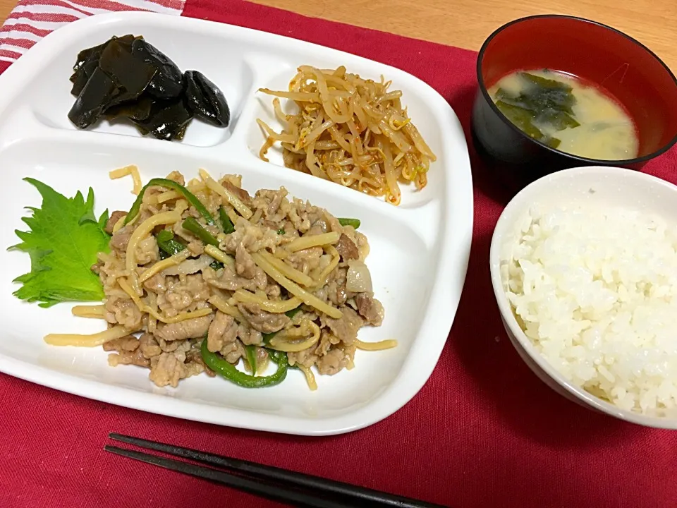 青椒肉絲
もやしのピリ辛ナムル
昆布と椎茸の煮付|まりさん