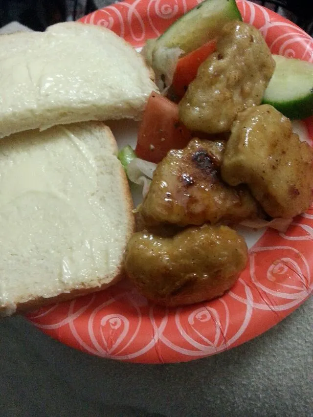 buttered bread with "chix" and some veggies.|Polly Gelfusoさん