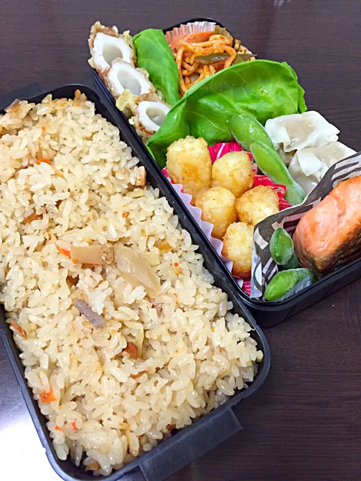 高校生男子（炊き込みご飯）弁当🐔|じゅごんさん