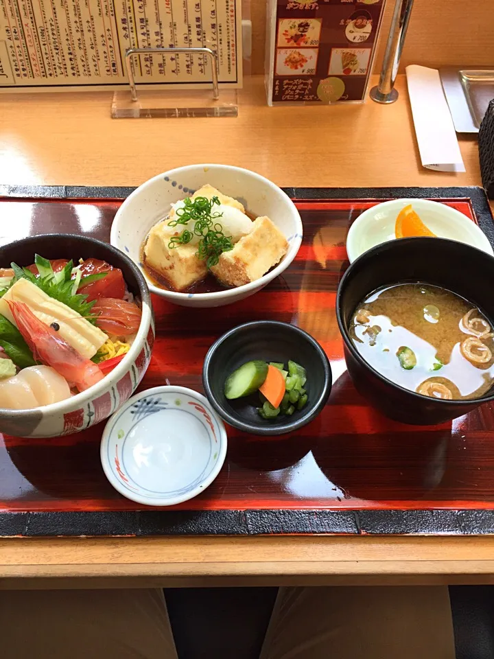 海の幸ちらし寿司/揚げ出し豆腐/味噌汁|山内博之さん