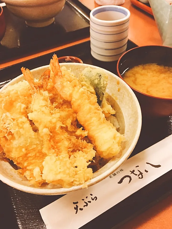 つなハチで、昼食
イカエビ天丼！！|クリスマスローズさん